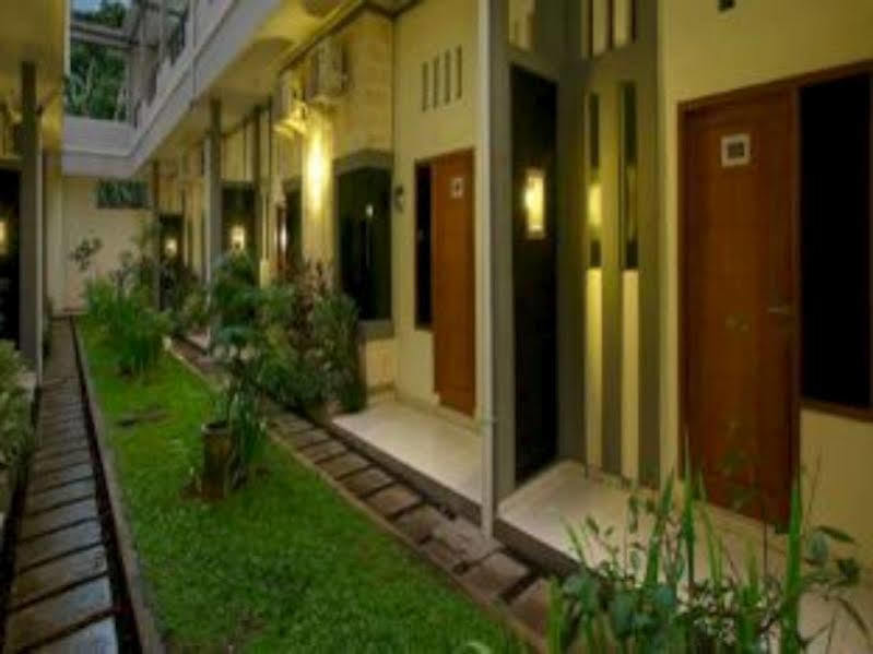 Super Oyo 91495 Hotel Indah Residence Dempasar Exterior foto